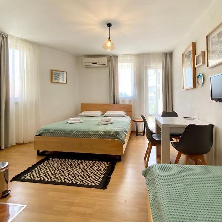 Apartments Rux De Luxe บาร์ ภายนอก รูปภาพ