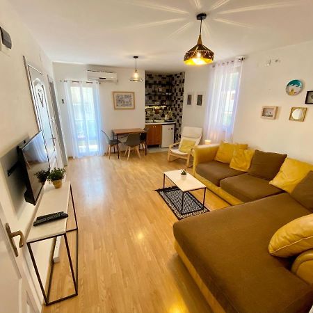 Apartments Rux De Luxe บาร์ ภายนอก รูปภาพ