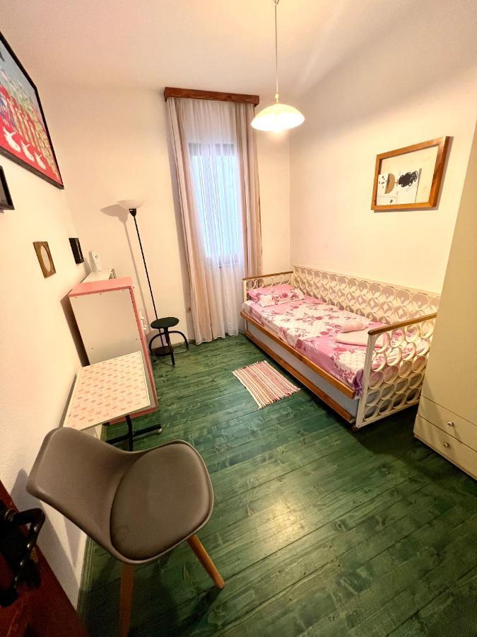 Apartments Rux De Luxe บาร์ ภายนอก รูปภาพ