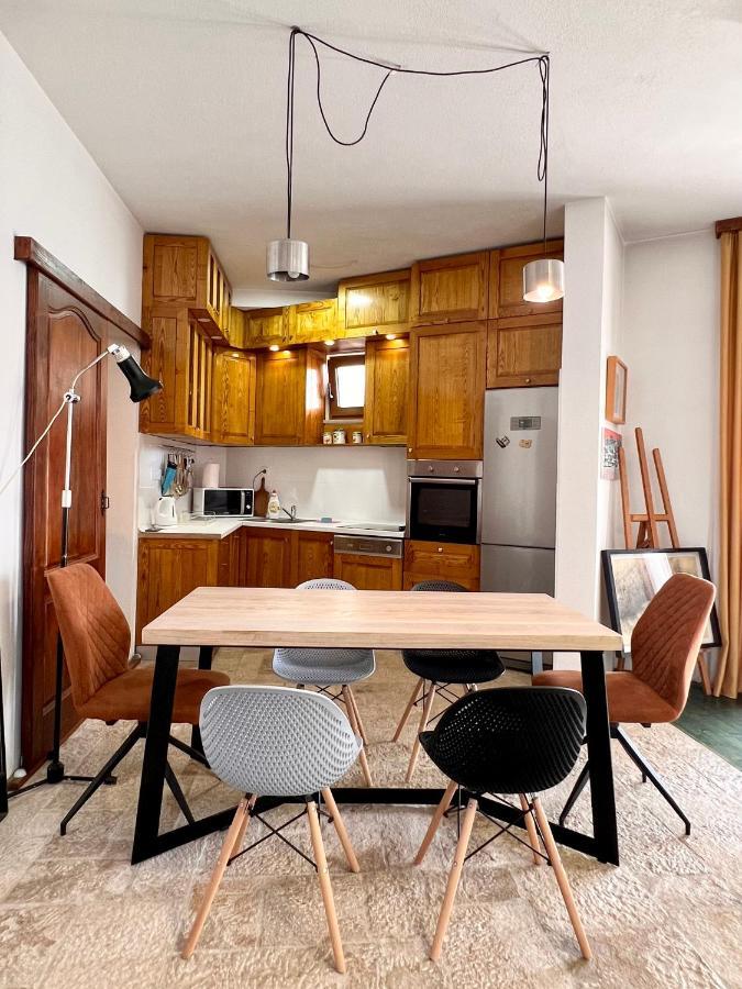 Apartments Rux De Luxe บาร์ ภายนอก รูปภาพ