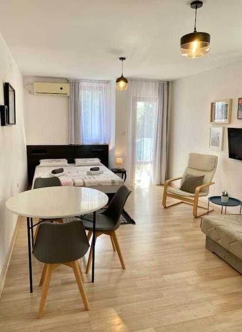 Apartments Rux De Luxe บาร์ ภายนอก รูปภาพ