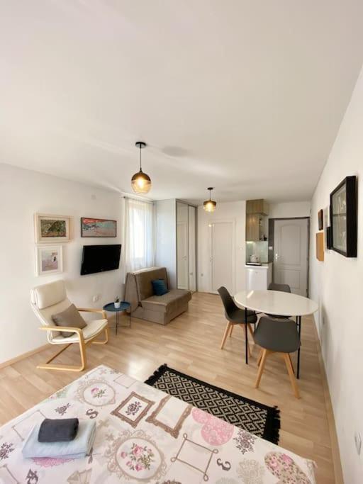 Apartments Rux De Luxe บาร์ ภายนอก รูปภาพ