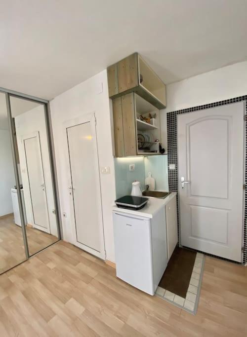 Apartments Rux De Luxe บาร์ ภายนอก รูปภาพ
