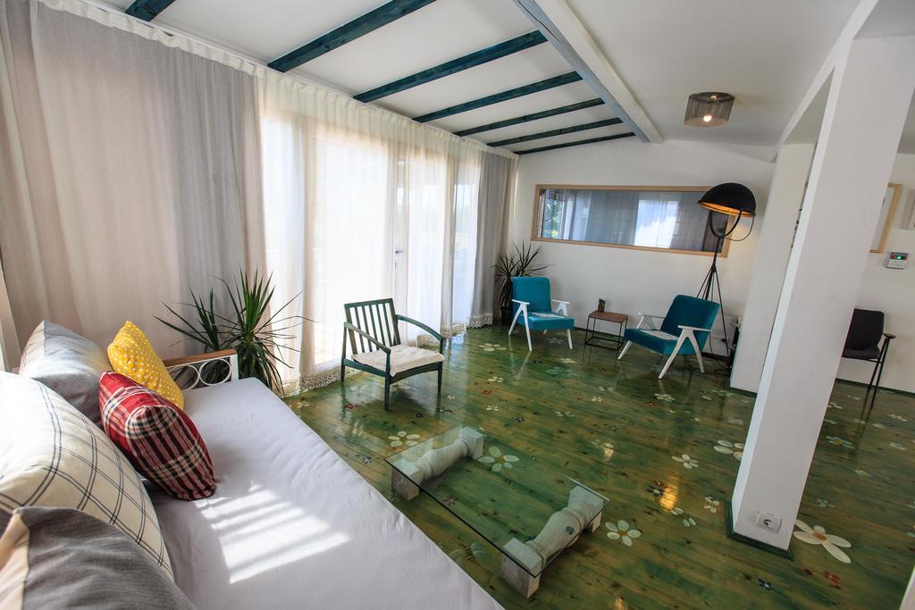 Apartments Rux De Luxe บาร์ ภายนอก รูปภาพ