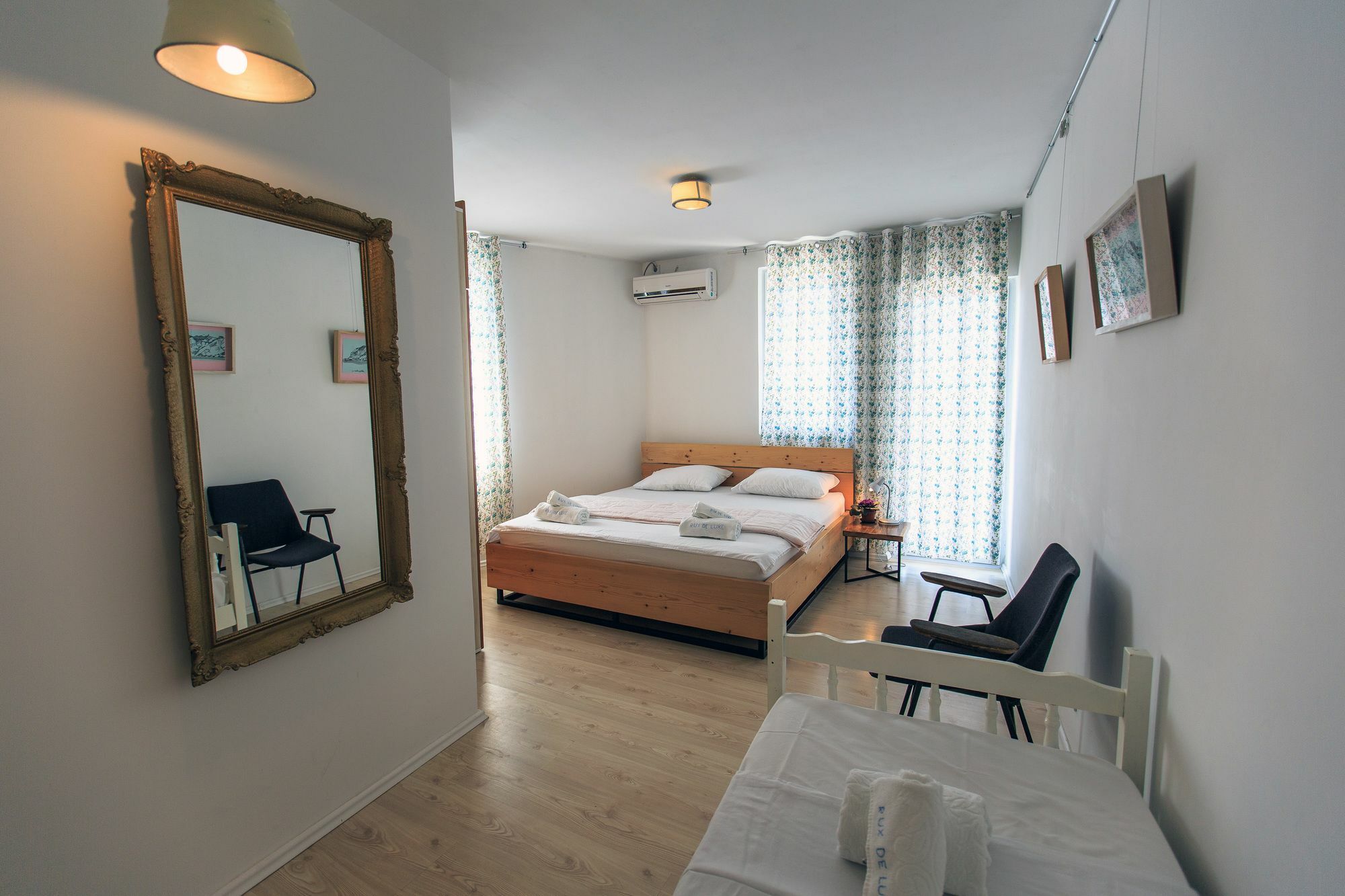 Apartments Rux De Luxe บาร์ ภายนอก รูปภาพ