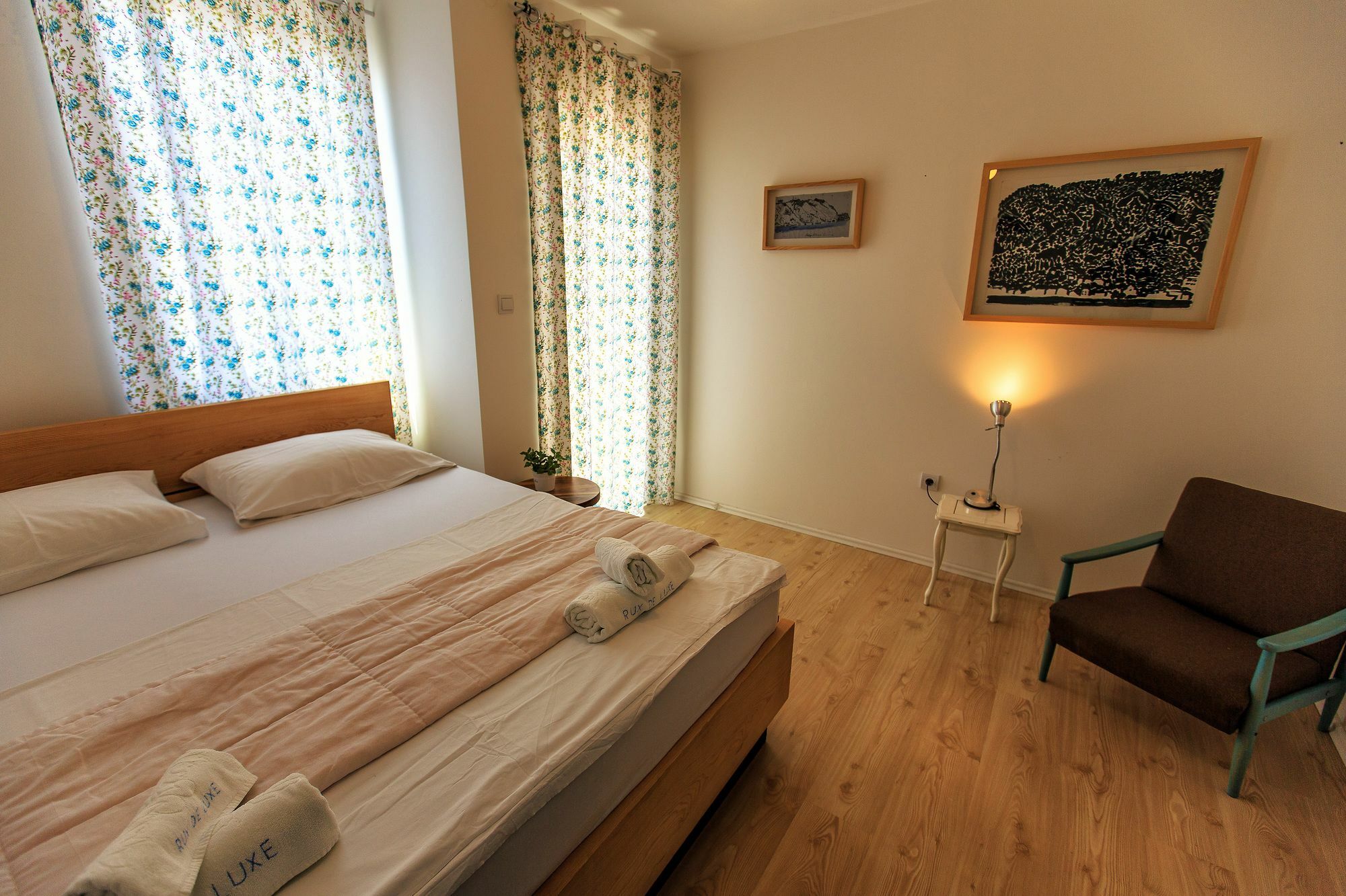 Apartments Rux De Luxe บาร์ ภายนอก รูปภาพ